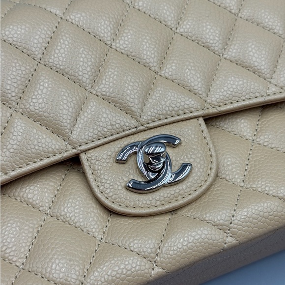 Chanel Beige Caviar Medium double flap Classic Bag - Picture 6 of 15